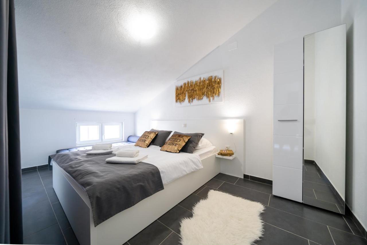 Holiday Apartments Amarilis Pakoštane Eksteriør billede