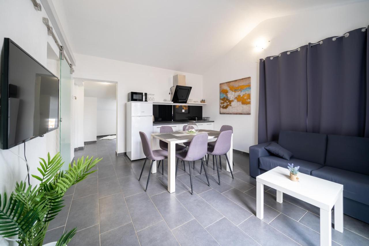 Holiday Apartments Amarilis Pakoštane Eksteriør billede