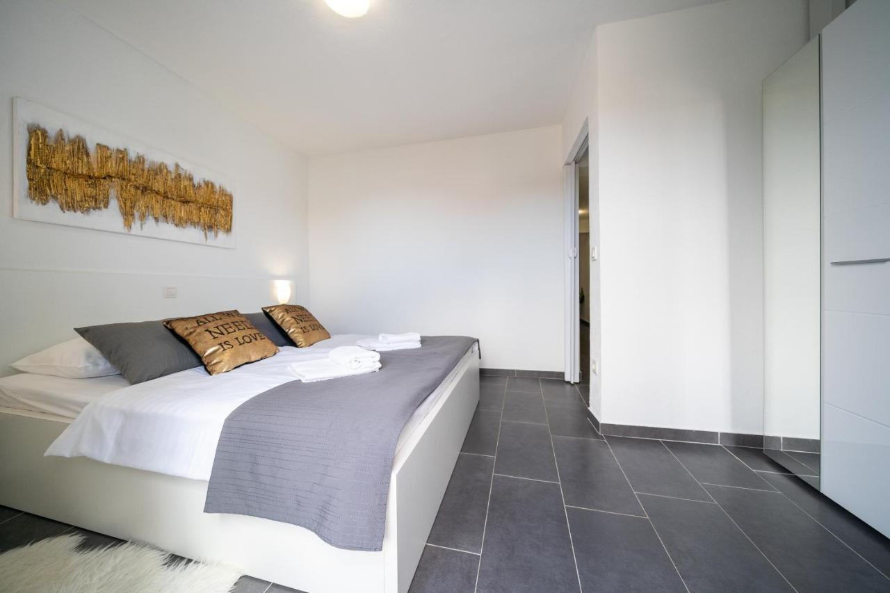 Holiday Apartments Amarilis Pakoštane Eksteriør billede