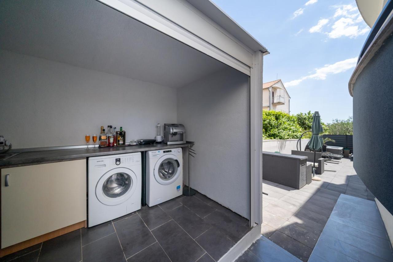 Holiday Apartments Amarilis Pakoštane Eksteriør billede