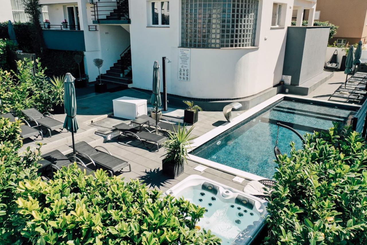 Holiday Apartments Amarilis Pakoštane Eksteriør billede