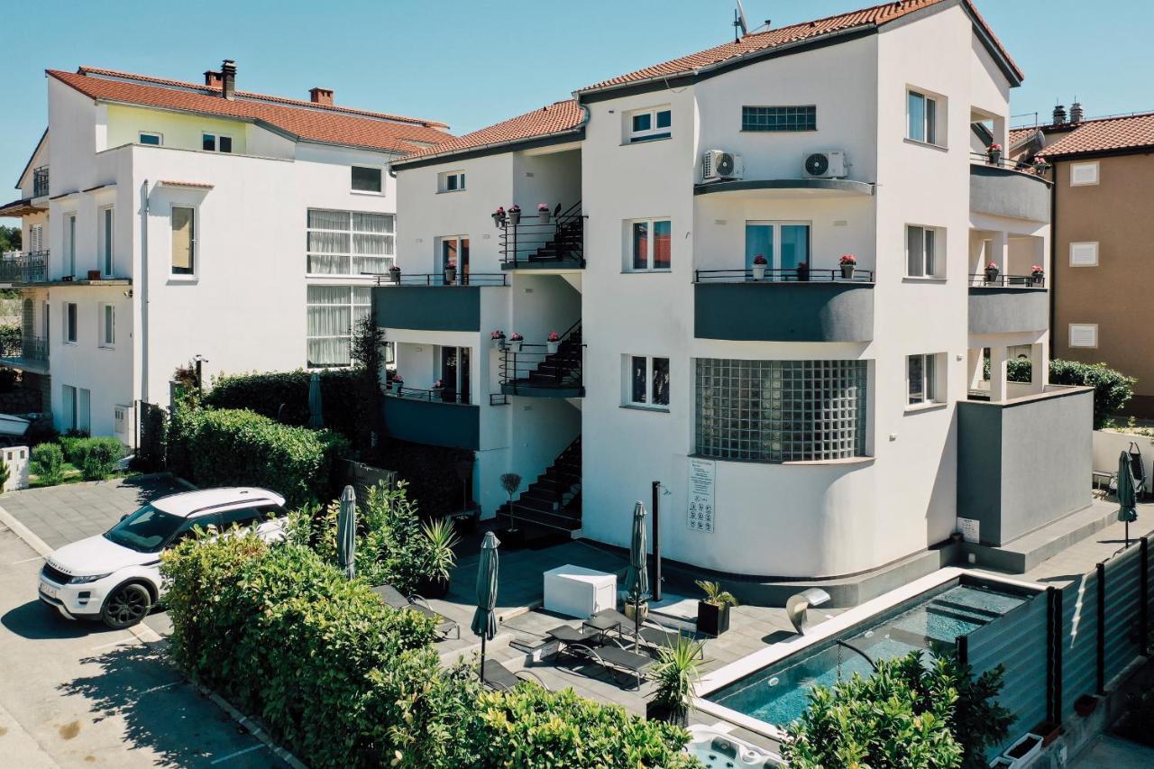Holiday Apartments Amarilis Pakoštane Eksteriør billede