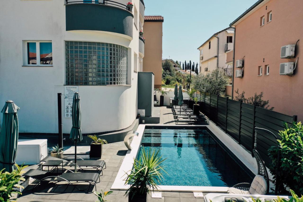 Holiday Apartments Amarilis Pakoštane Eksteriør billede