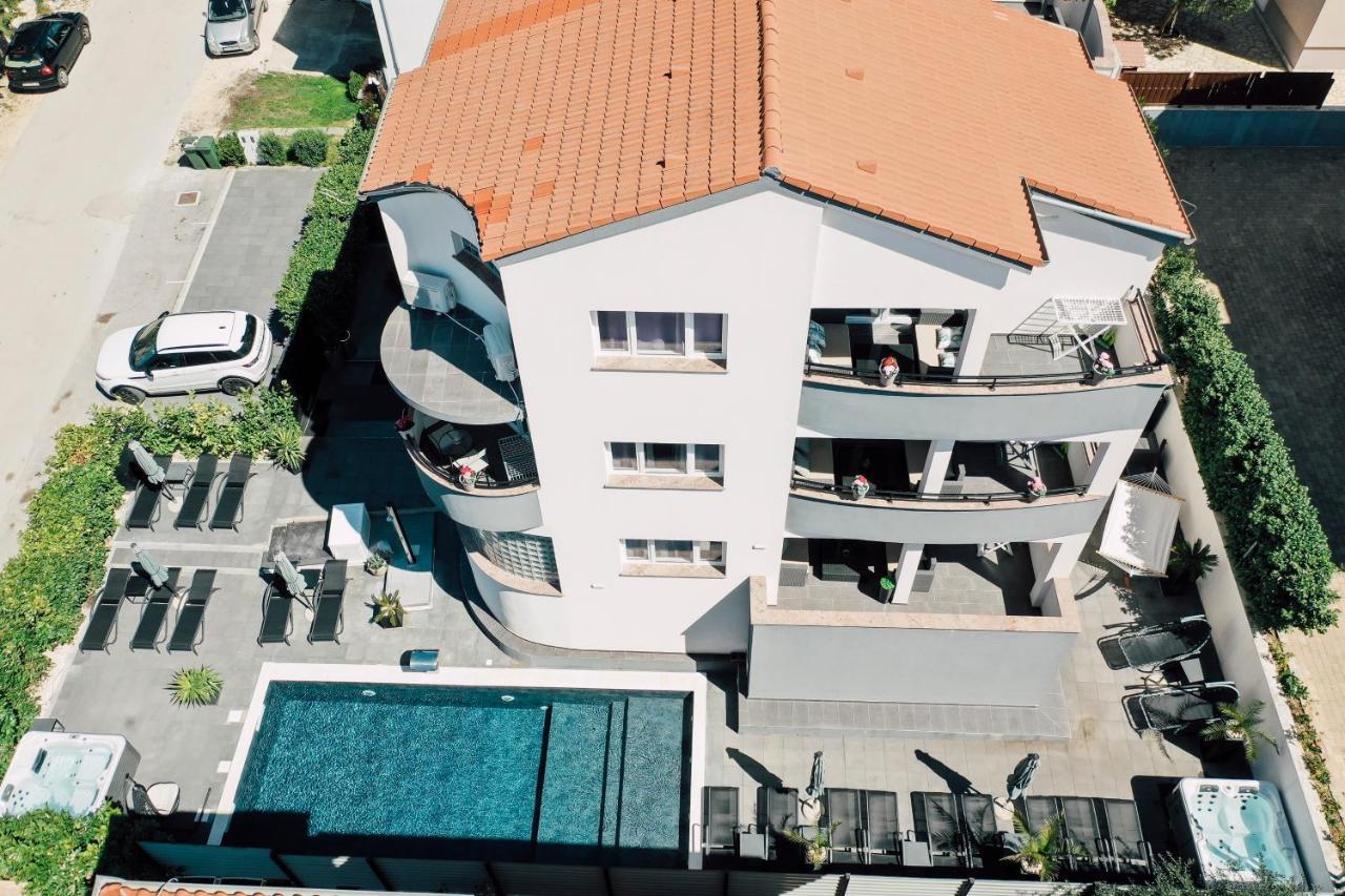 Holiday Apartments Amarilis Pakoštane Eksteriør billede