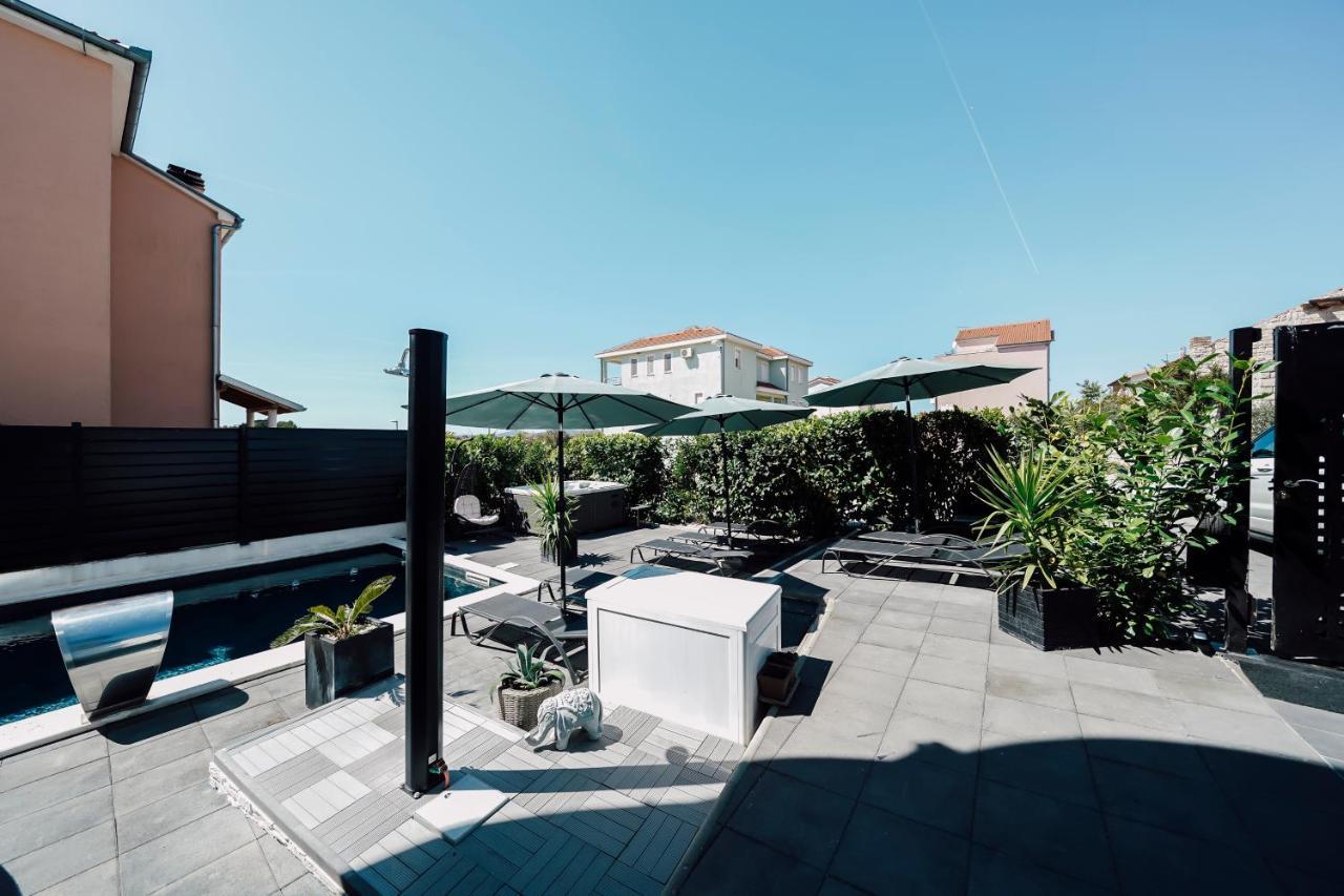 Holiday Apartments Amarilis Pakoštane Eksteriør billede