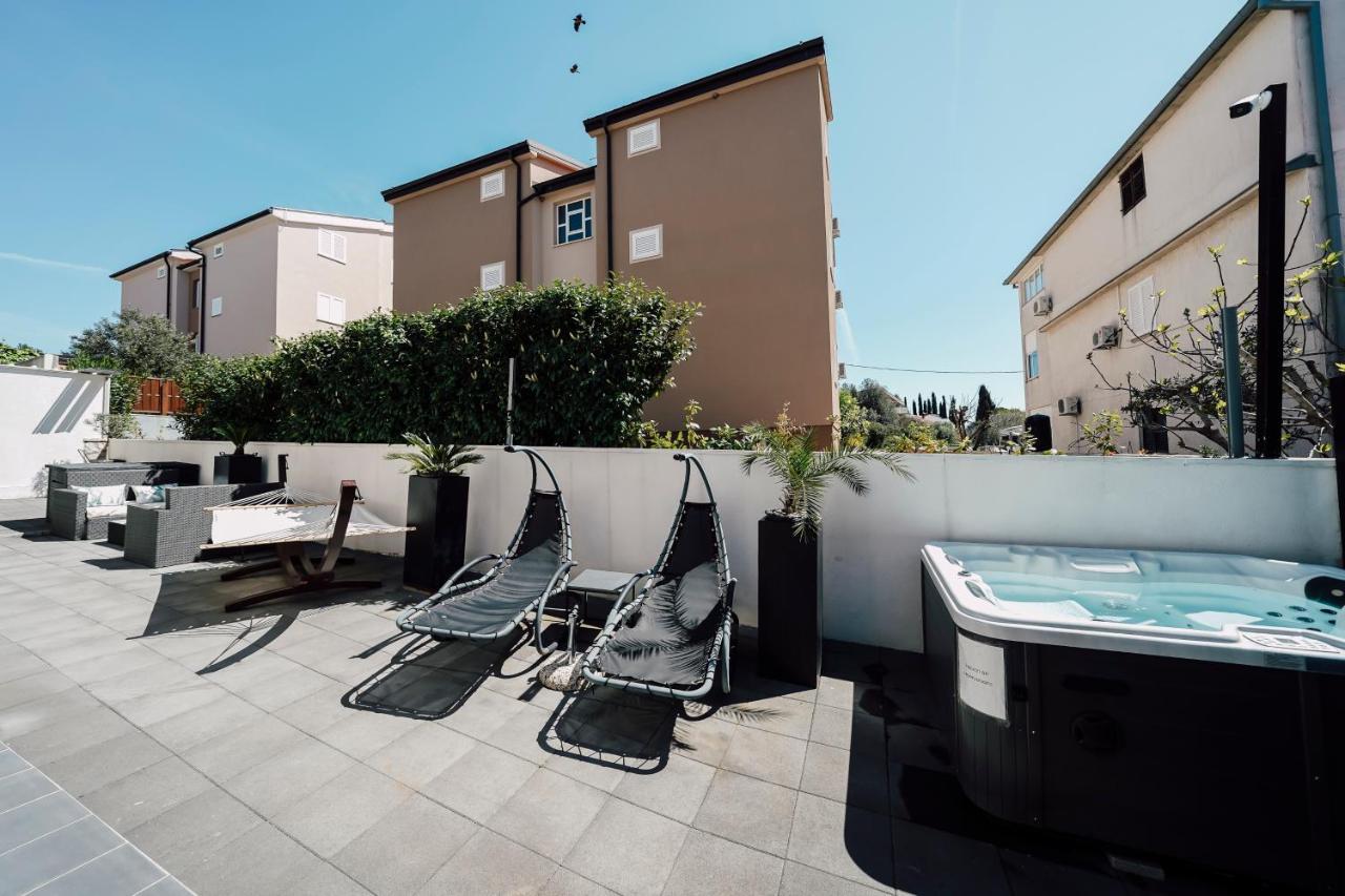 Holiday Apartments Amarilis Pakoštane Eksteriør billede