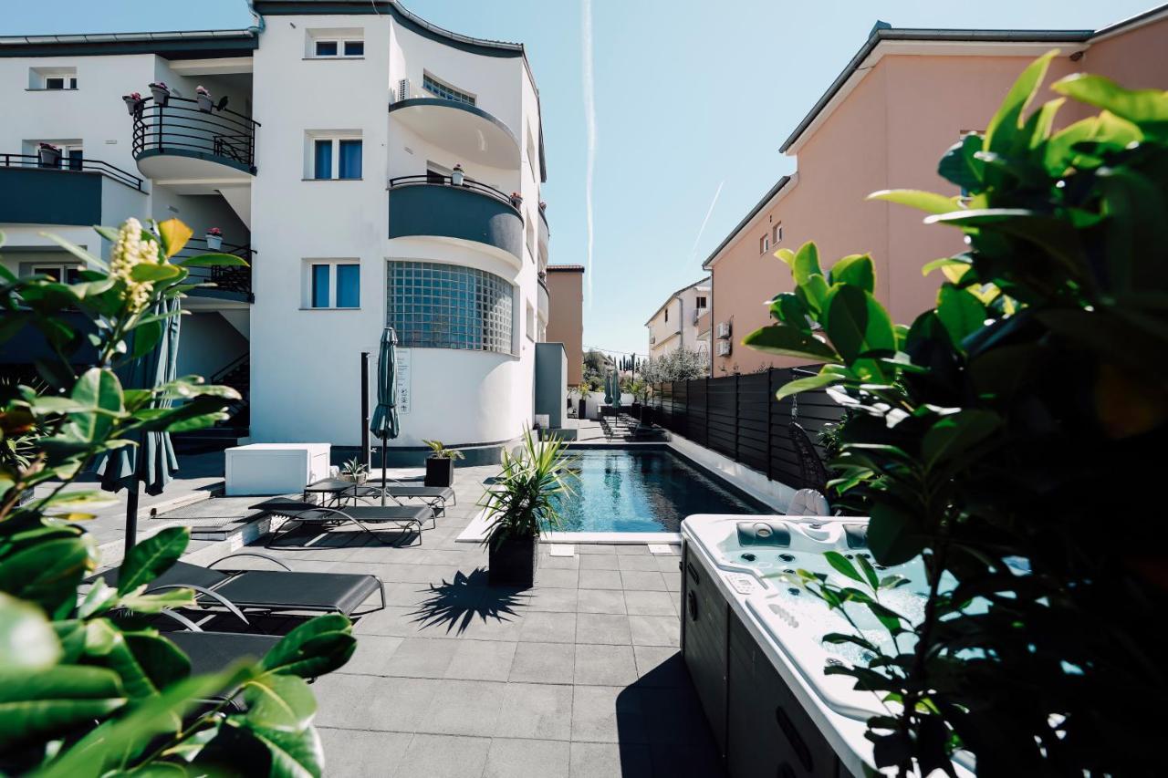 Holiday Apartments Amarilis Pakoštane Eksteriør billede